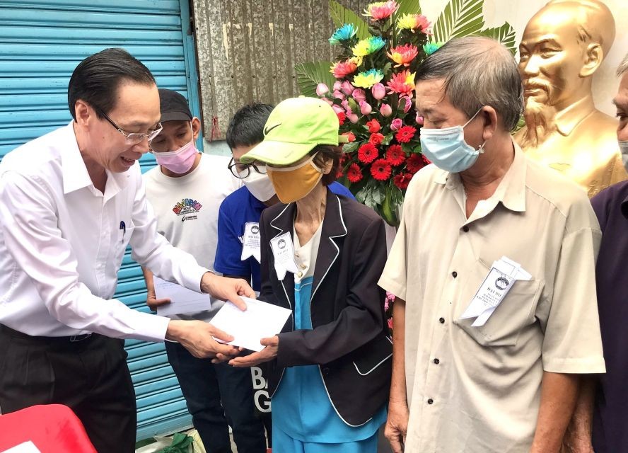 第六郡發揮民族大團結精神 ảnh 1