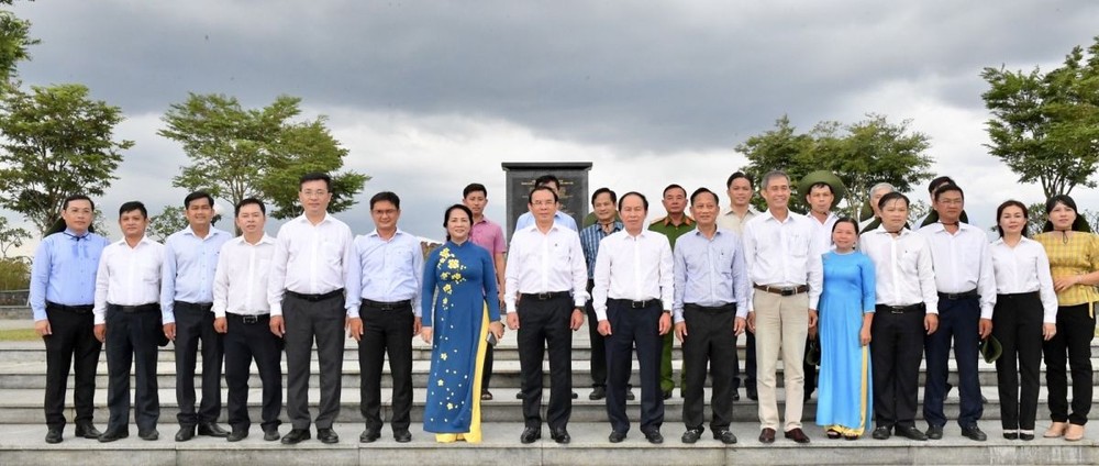 代表團在遺跡區合影。（圖：越勇）