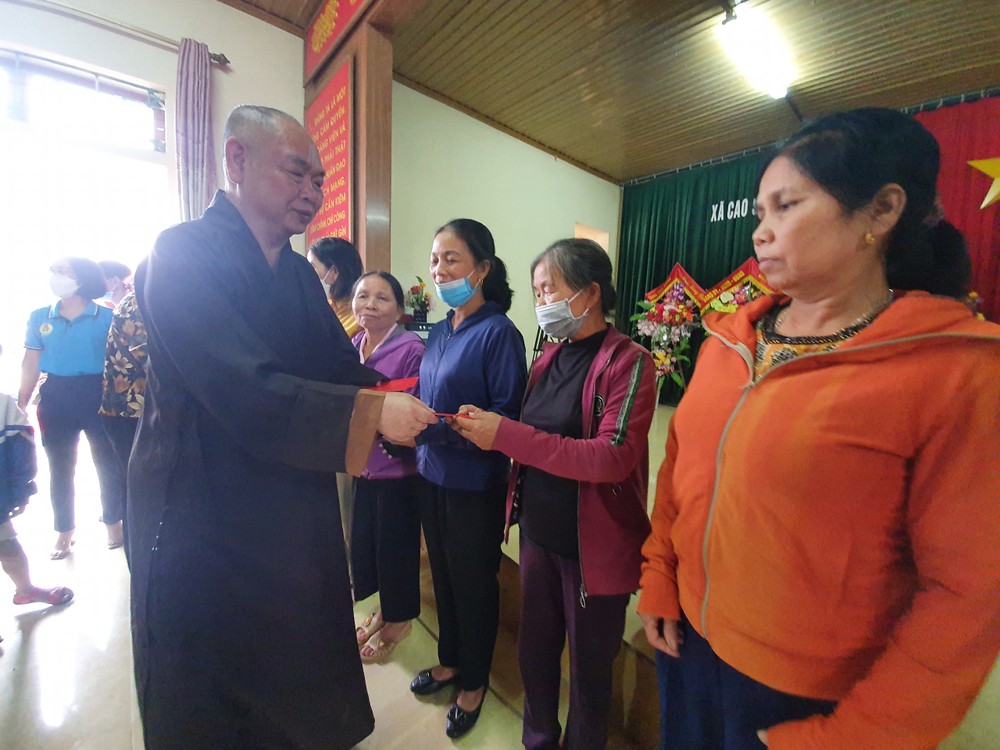 本市慈善團赴乂安行善 ảnh 1