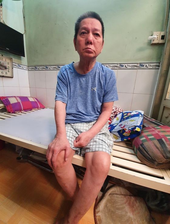 鄧蘇蝦病情嚴重，生活不能自理。