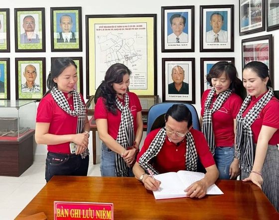 本市新聞工作者參觀檳椥崛起革命根據地