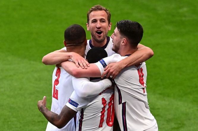 凱恩與隊友開始征服世界盃。（圖：互聯網）