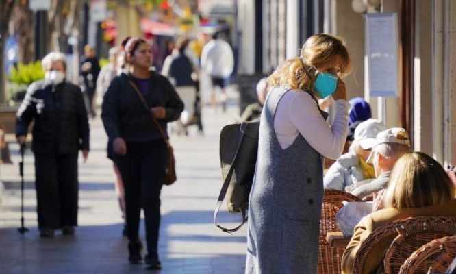 這是11月29日在美國加利福尼亞州北部伯靈格姆拍攝的街景。（圖：新華社）