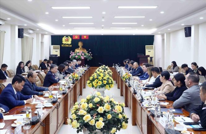 公安部長蘇霖大將接見美國與東盟商業委員會（USABC）成員企業代表團。（圖：越通社）