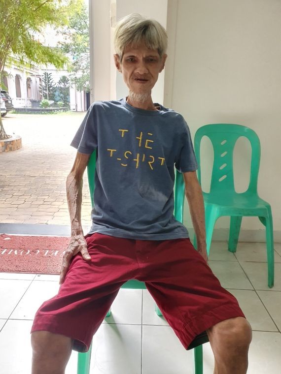 馮文全病情嚴重，呼吸、說話都很困難。