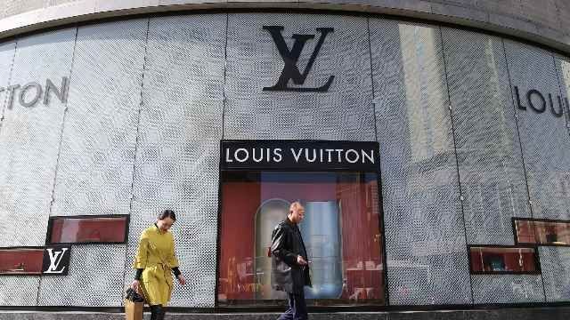 法國奢侈品牌路易‧威登(LV)門店前。(圖:互聯網)