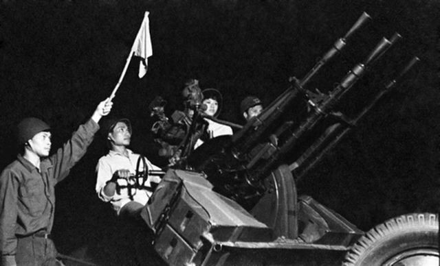捍衛河內首都天空的防空炮兵隊。(資料圖)