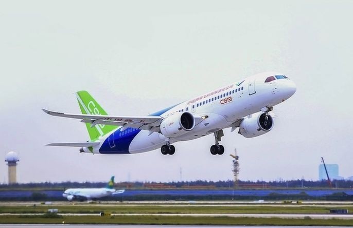 圖為一架C919客機正在起飛。（圖：文匯網）