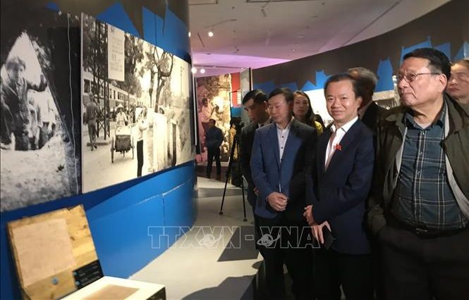 “河內1972年-渴望和平”展覽吸引了各界觀眾前來觀賞。