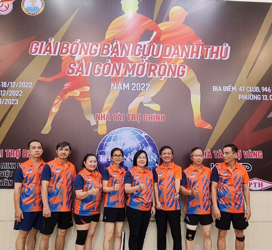 第五郡乒乓球队合照。 第五郡乒乓球队合照。