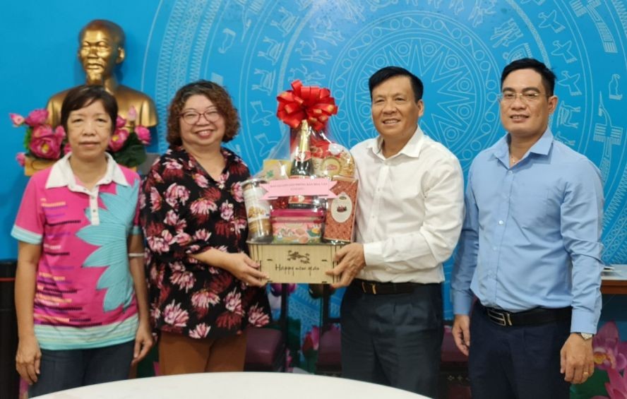 市各民族文学艺术协会。