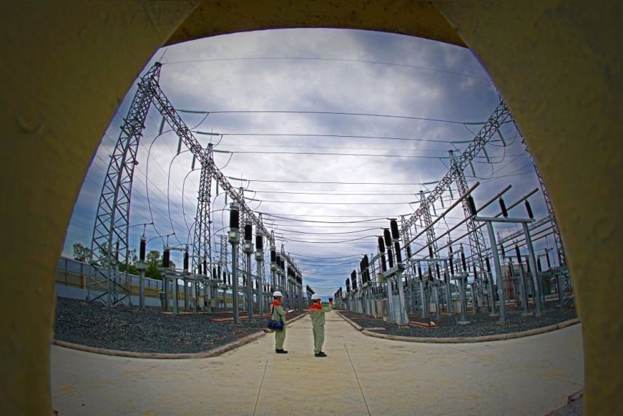 安好太阳能发电厂测量精华活力的仪器。 安好太阳能发电厂测量精华活力的仪器。