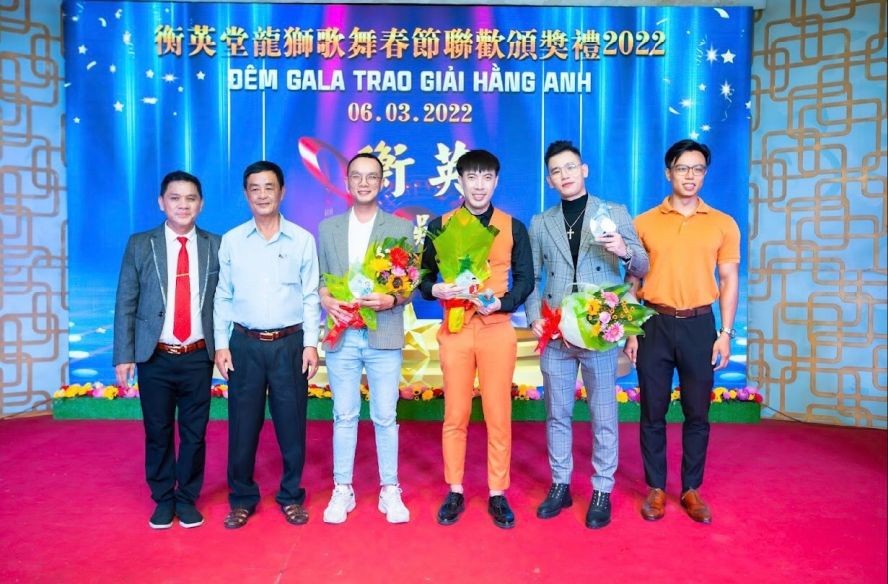 衡英娱乐公司积极栽培新秀歌手。