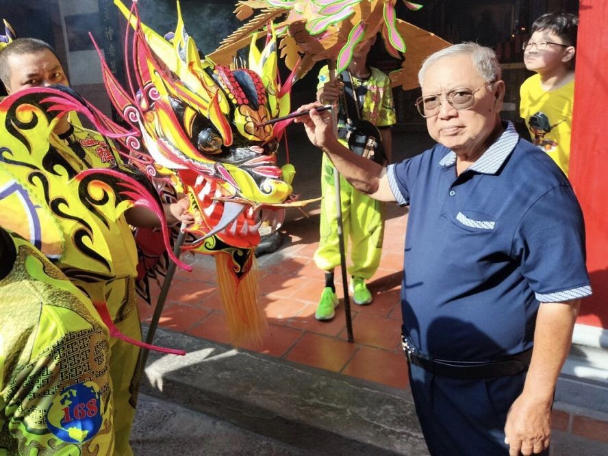 二府会馆副理事长彭志光成为金龙点睛。