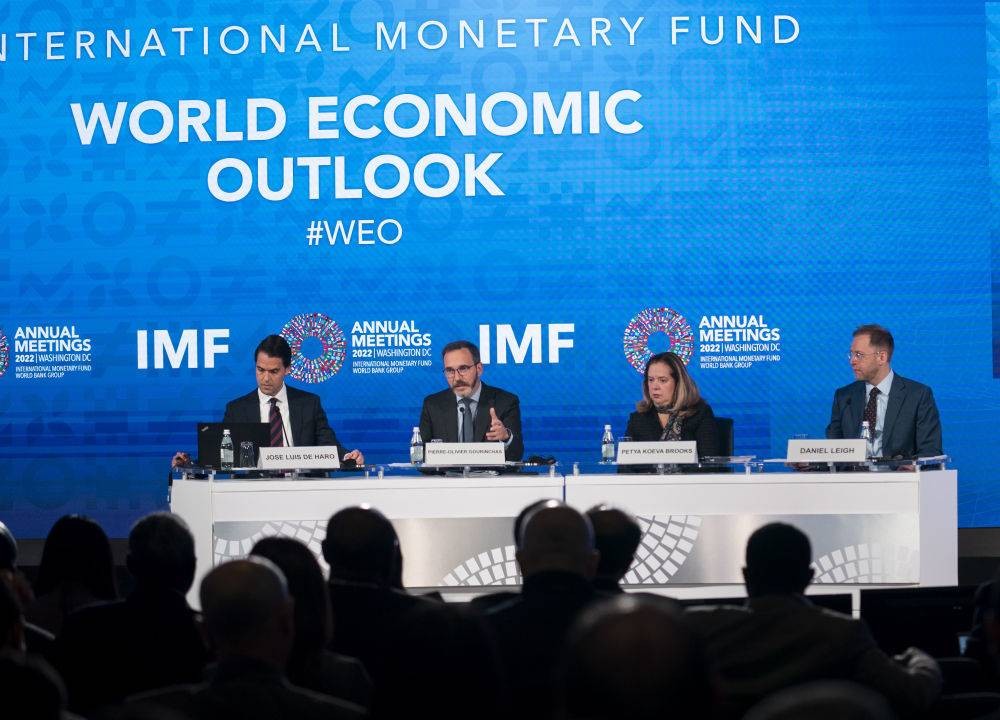 去年在华盛顿拍摄的IMF《世界经济展望报告》新闻发佈会。(图:互联网)
