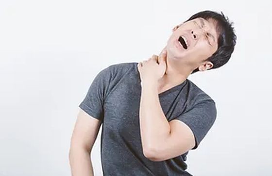 一觉醒来脖子爆炸痛！