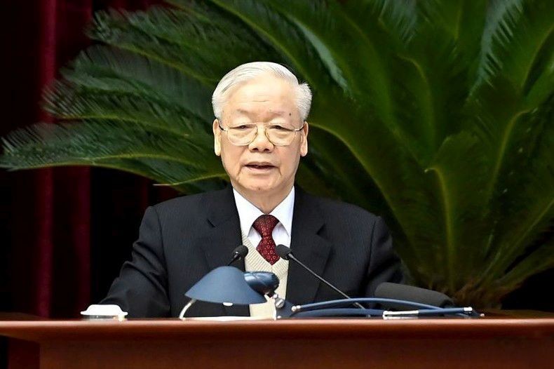 党中央政治局与党、国家原高级领导会晤