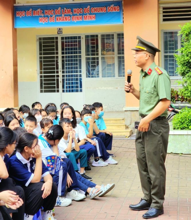第五郡提高学生毒品防范意识