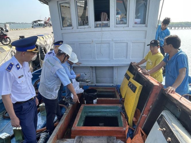 运输来历不明柴油船舶被扣押