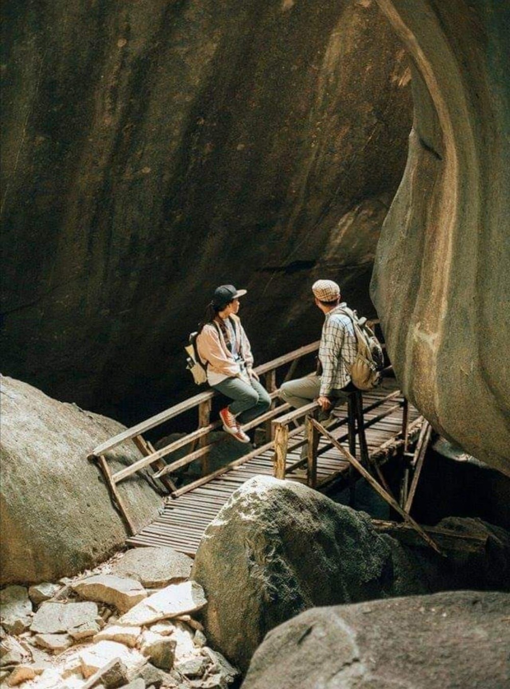 藏身山石里的宝库