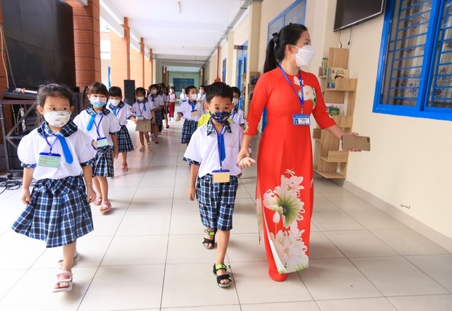 本市还缺少3643名小学教师。