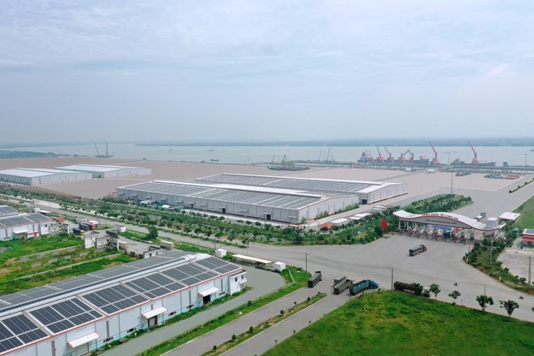 隆安省近年来大力吸引外商前来投资建厂。图为隆安国际港口一隅。(图:秋心)