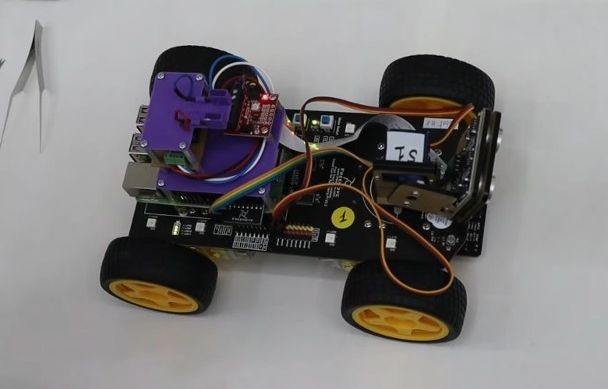 利用蝗虫触角开发出嗅探机械人