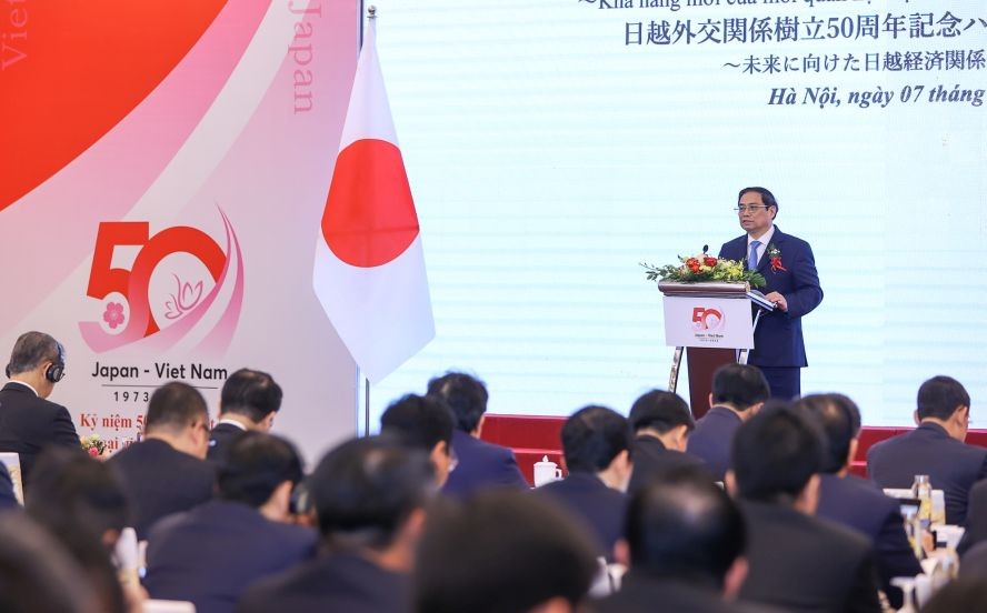 政府总理范明政出席研讨会并发表讲话。（图：越通社）