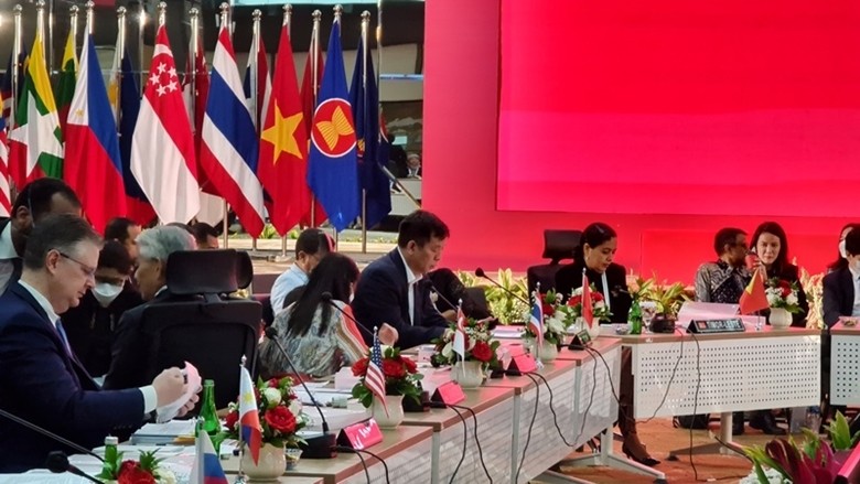 东盟高官会越南代表团代团长武胡大使率团出席东盟与伙伴国系列会议 。(图:越通社)
