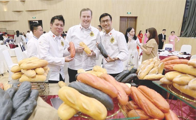 越南面包向来受国内外游客欢迎。(图:玉阳)