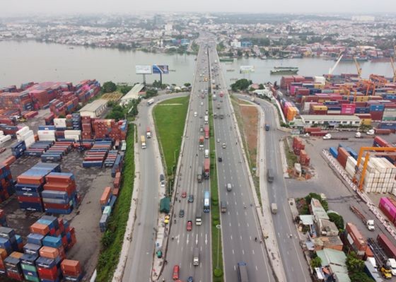 多年来，连接同奈省和胡志明市、平阳省的同奈桥一直处于交通超负荷状态。