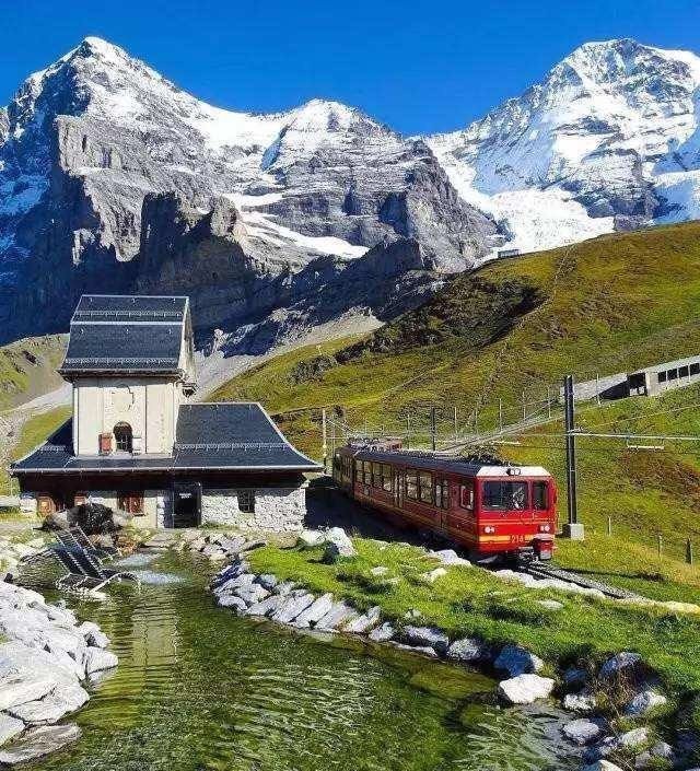 贝尔金美丽得像是油画一样的小镇。