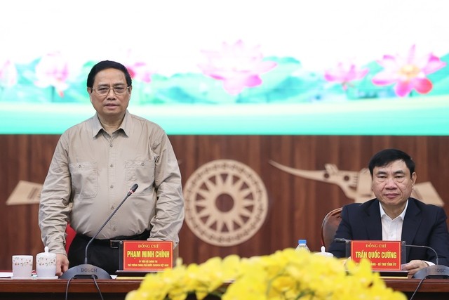 政府总理范明政指导与奠边省委常委的工作会议。(图:越通社)