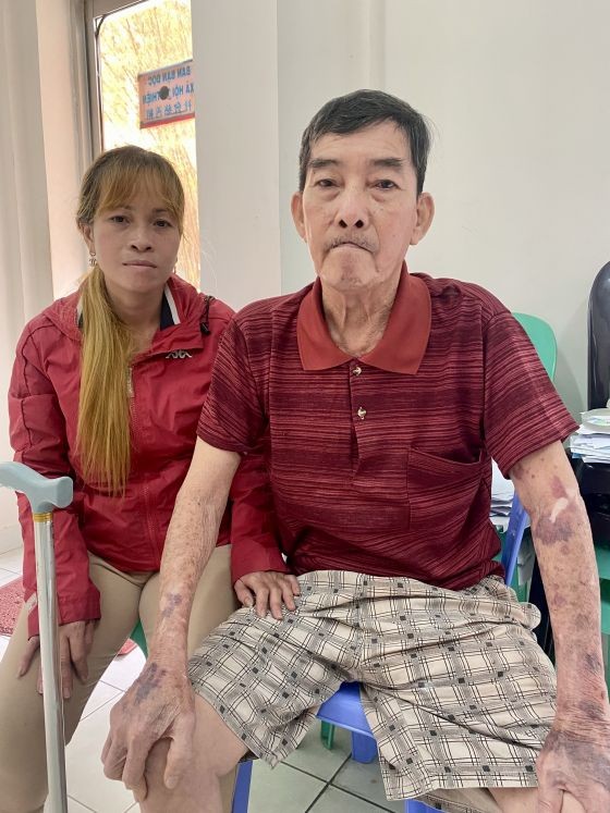 阮文雄父女。