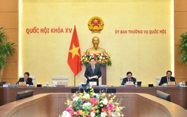 国会主席王廷惠在会议上致开幕词。(图:黄南)