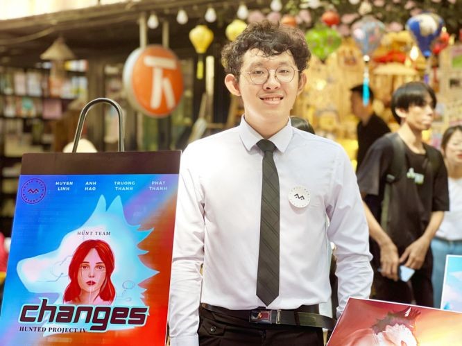 长成认为人工智能是创作者的动力，以更加努力和决心创造出超越人工智能基础上的产品。