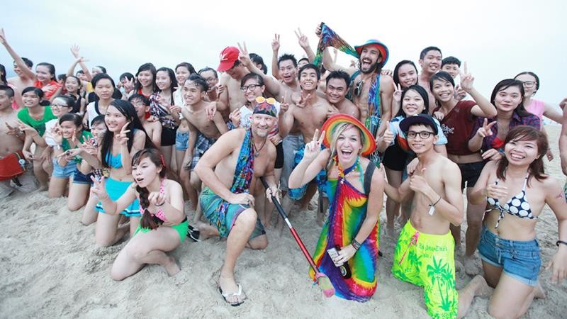 今年三大节日期间,国内外游客将沉浸在岘港海滩的娱乐活动中。(图:宝南)