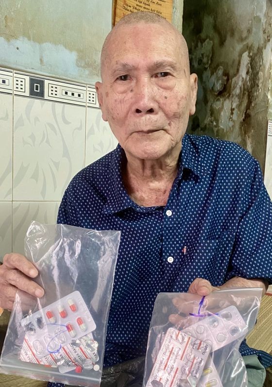 姚老欲施手术，夜来免挨痛楚