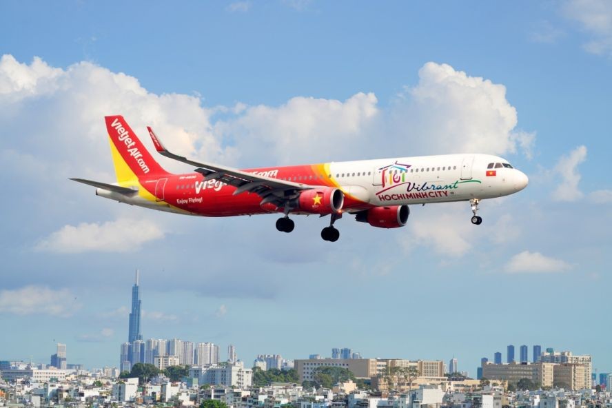 越捷航空印有胡志明市标志的客机。