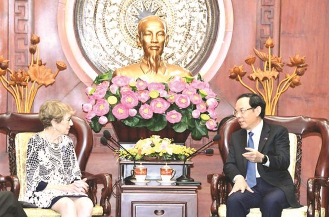 市委书记接见澳洲新南威尔士州总督