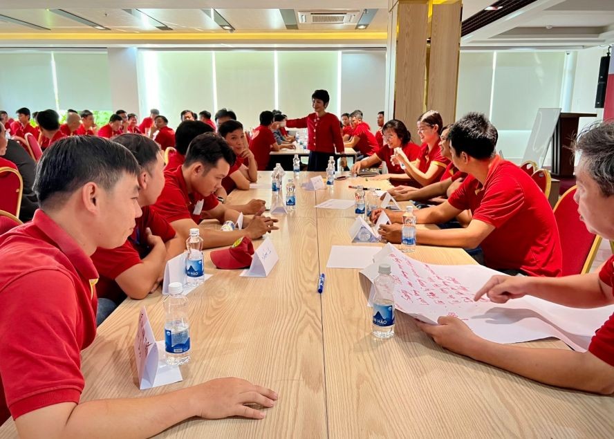 晨星Super Feed每一名员工就是一个推广品牌的渠道。