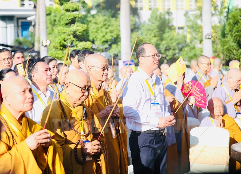 上香缅怀释广德菩萨自焚60周年 