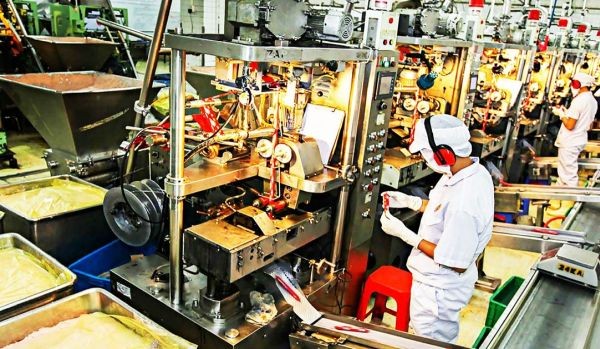 5月份整个工业生产指数环比增1.5%和同比增5.5%。(图:黄雄)
