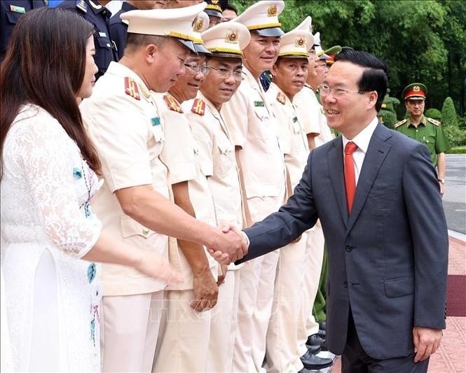 对毒品罪犯绝不宽恕