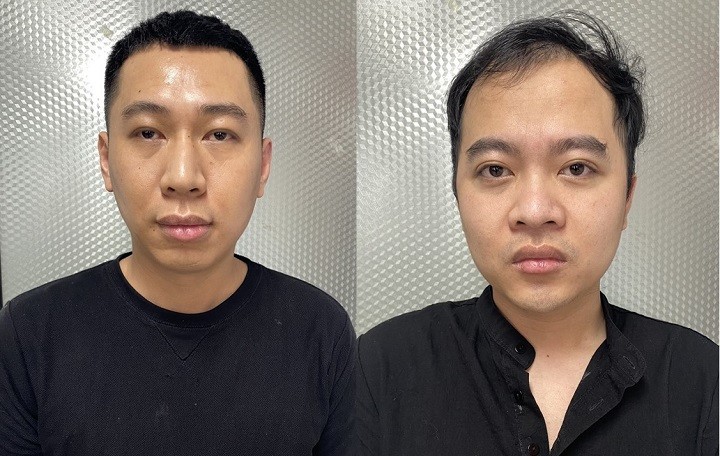 被扣押的两名毒贩梁高海登（左）和黄志凯。（图：警方提供）