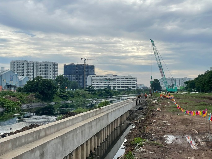 属于参良-滨吉-水涨涌项目、位于新平工业区的M1涵洞成份项目正施工建设中。 属于参良-滨吉-水涨涌项目、位于新平工业区的M1涵洞成份项目正施工建设中。
