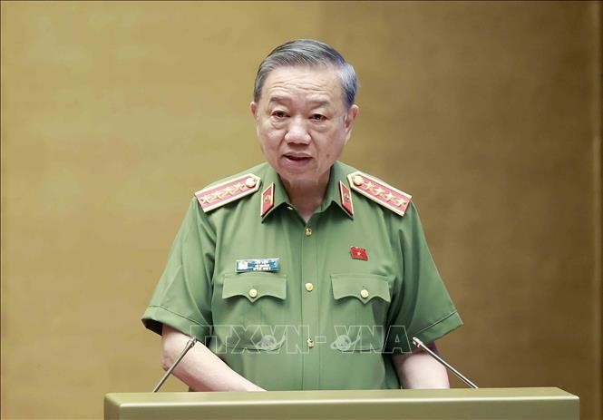 公安部长苏霖大将在分组讨论会上致辞。(图:越通社)