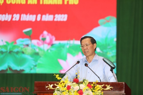 市人委会主席潘文迈在会上致词。(图:志石)