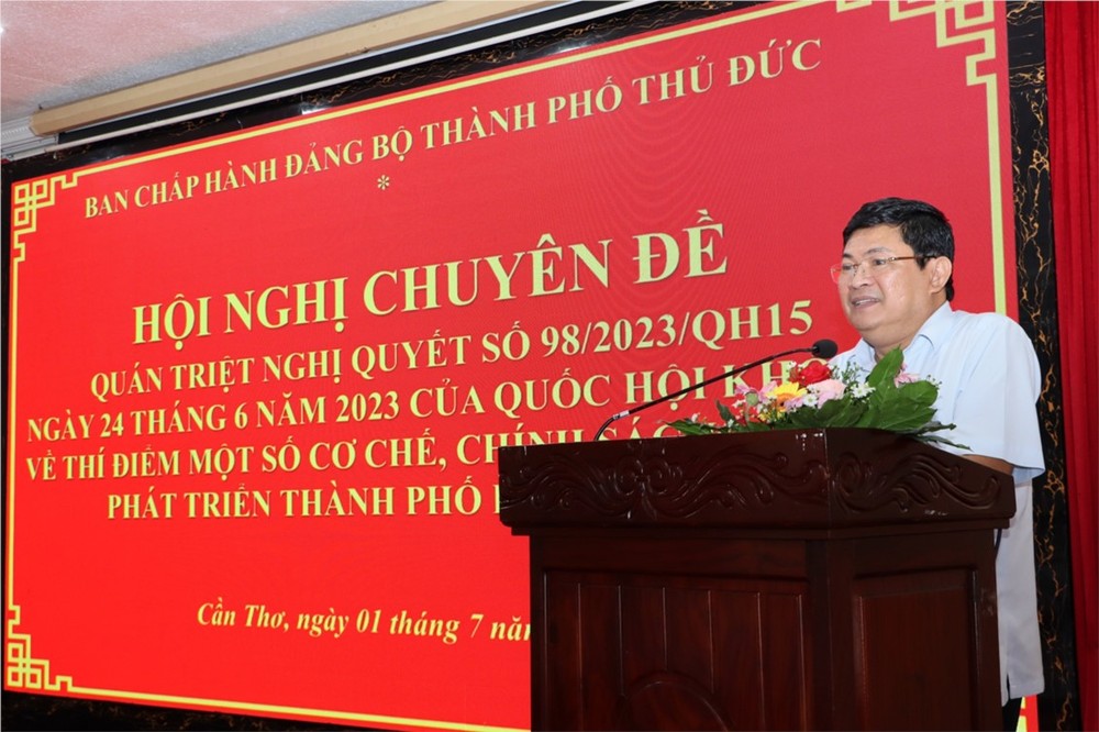 市委组织处常务副主任黄革命在会议上致辞。（图：市党部新闻网）