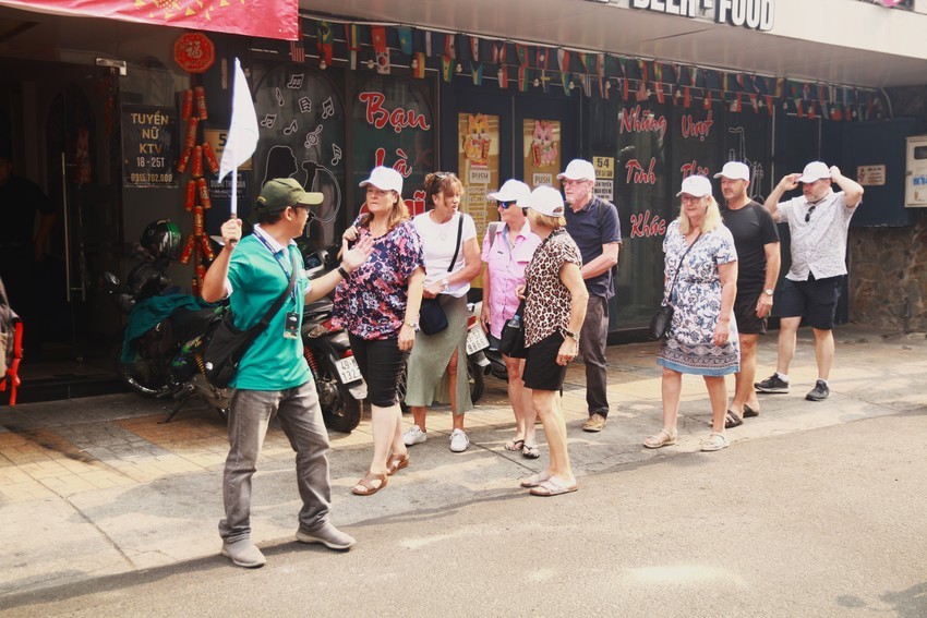 旅遊企业提早制定计划,为遊客提供优惠的旅程价格。